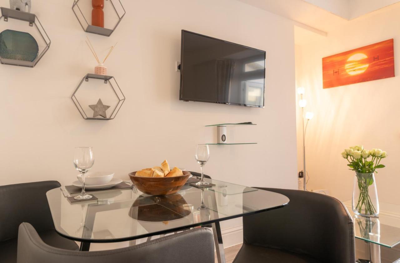Appartamento Highfield House - 1 Bed-Sleeps 2-Tjs20Hh Ilfracombe Esterno foto